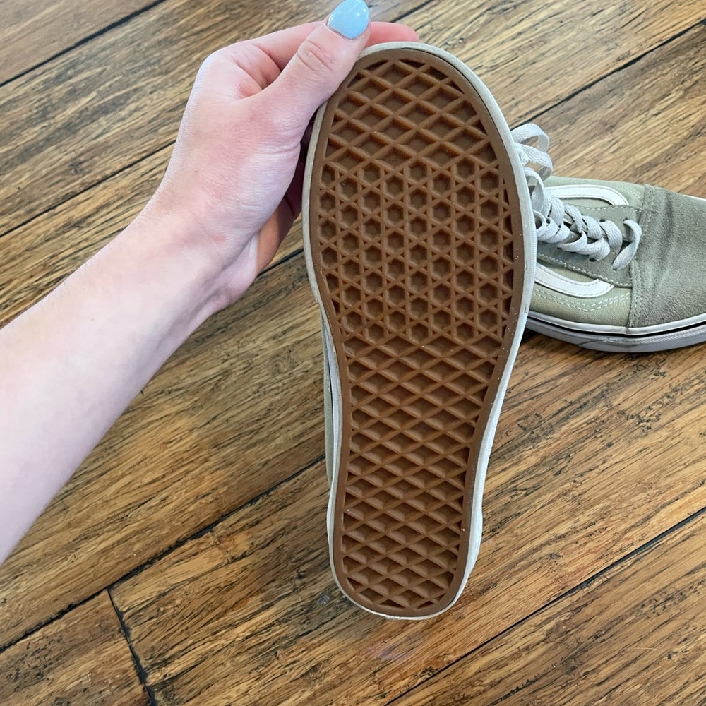 Vans - Picture 8 of 9